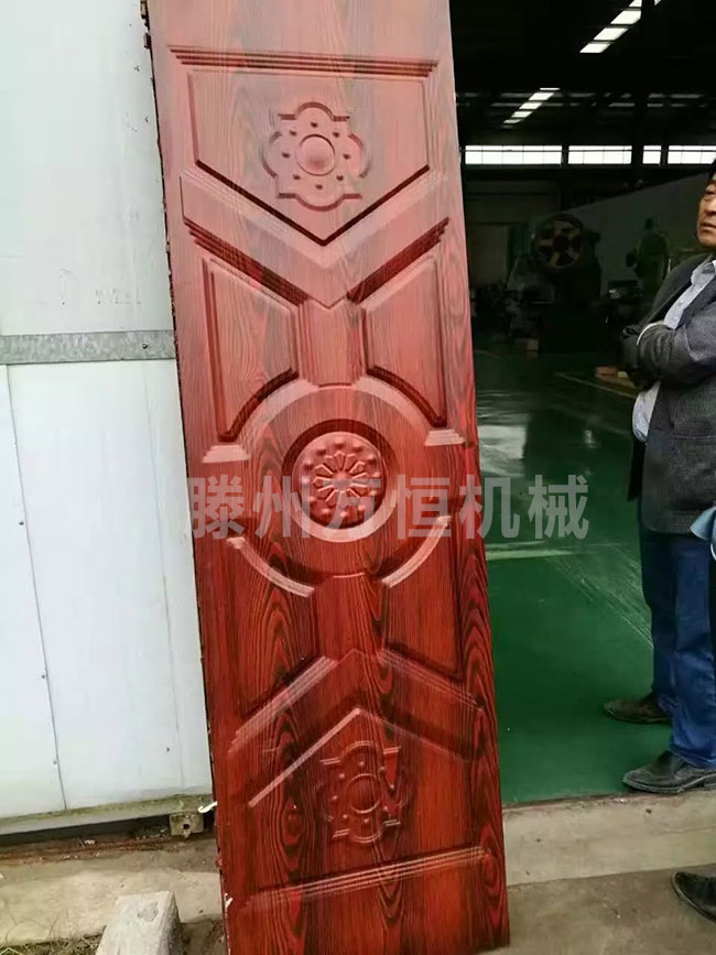 大鐵門木紋轉(zhuǎn)印機(jī)轉(zhuǎn)印效果圖